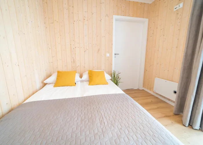 Lodge Velo Camp Nad Jeziorem Dadaj *